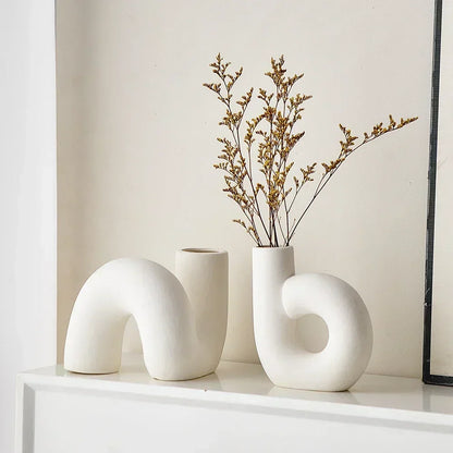 Artistic Curved Vase Simple Home Decor Ceramic Craft Creative Bedroom Ornament Table Decorative Vases Flower Arrangement Bottle